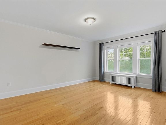 5th image of 21 Bradlee Rd APT 32