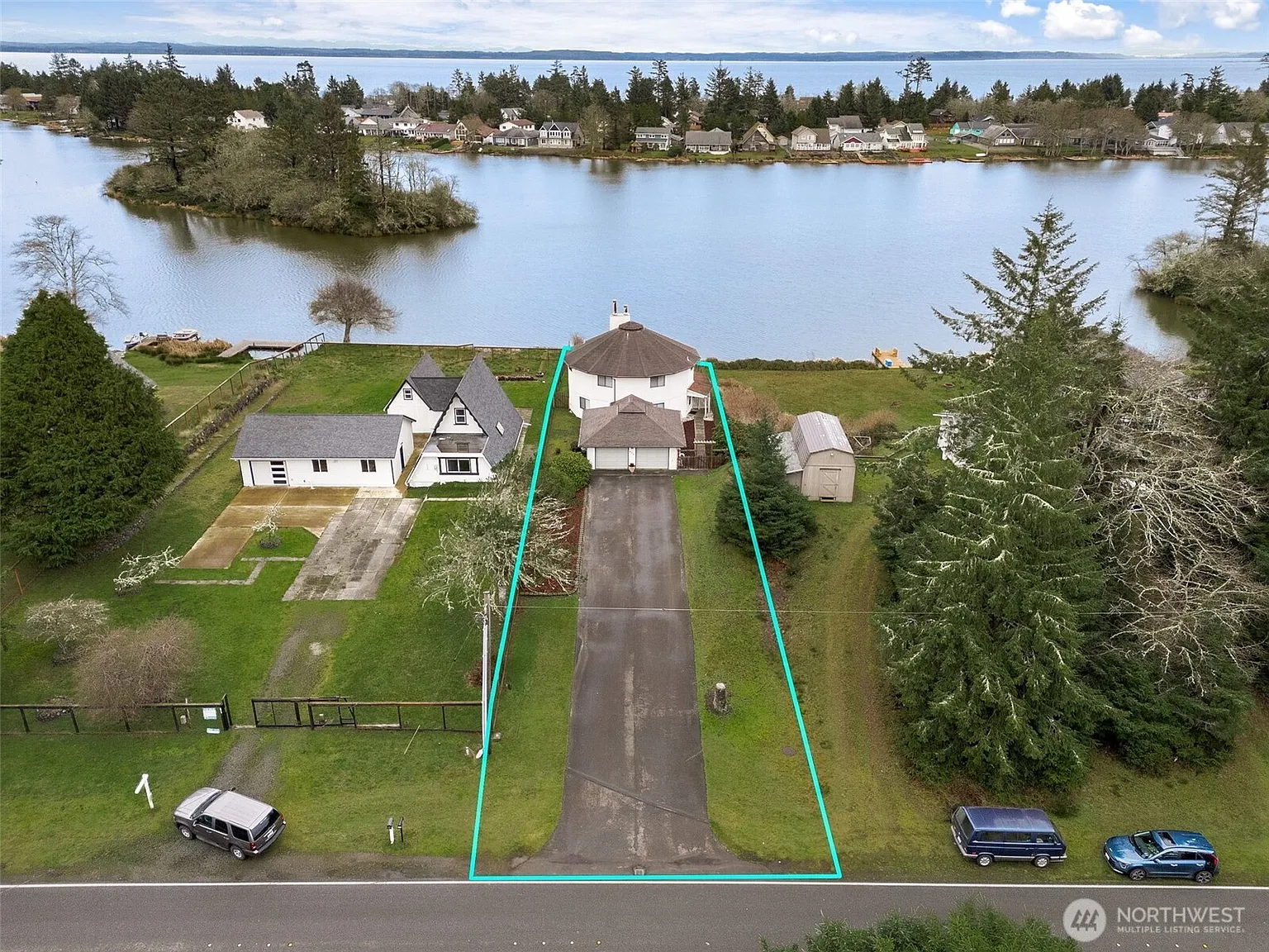 674 Mt Olympus Avenue SE photo 1