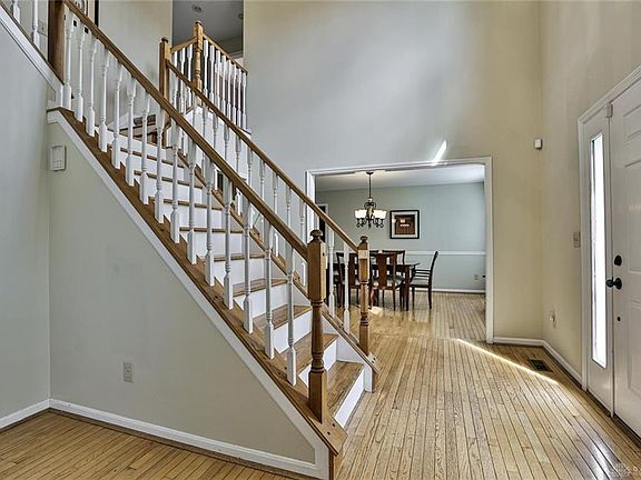 4th image of 7167 Glenn Moor Dr