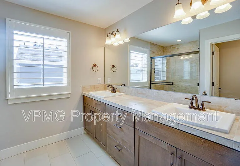 12501 NE 102nd Way — Photo 35