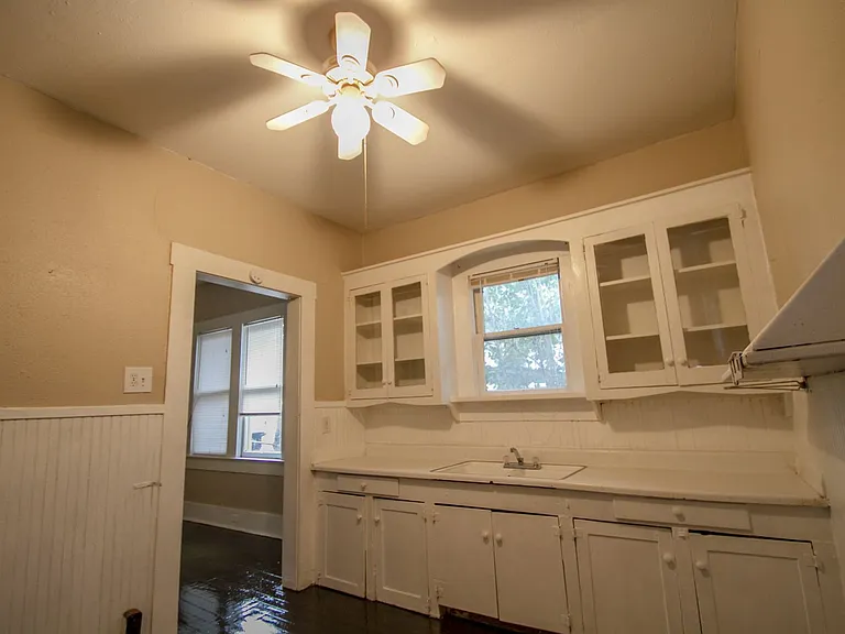 1727 Nolan St — Photo 14