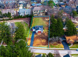 650 Thornwood Dr, Naperville, IL