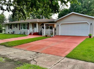 618 S Silverleaf St, Gladwin, MI 48624