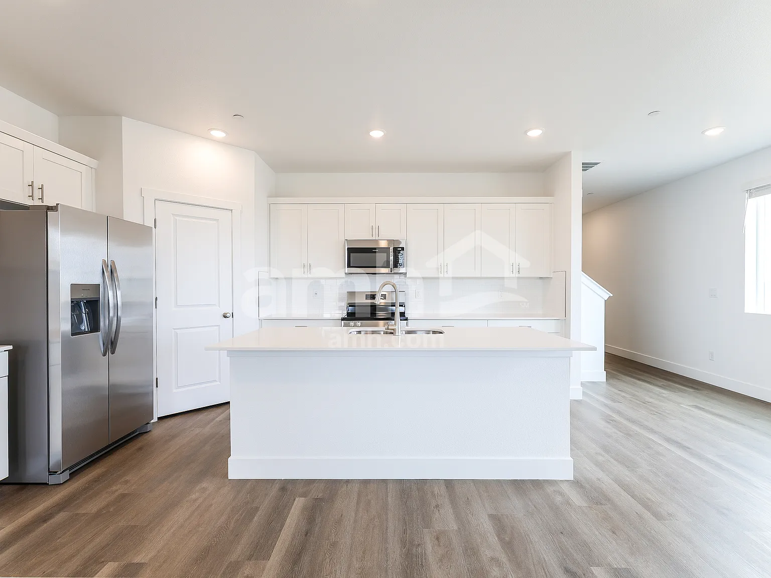 4 bed, 2.5 bath, 2245 sqft, $2,835 — Photo 4