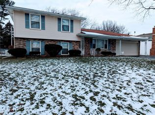 111 Stoneycreek Dr, Rochester, NY 14616