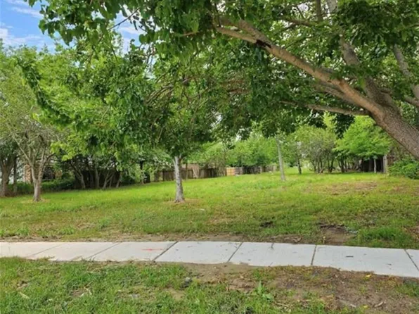 6850 E Coronet Ct, New Orleans, LA 70126