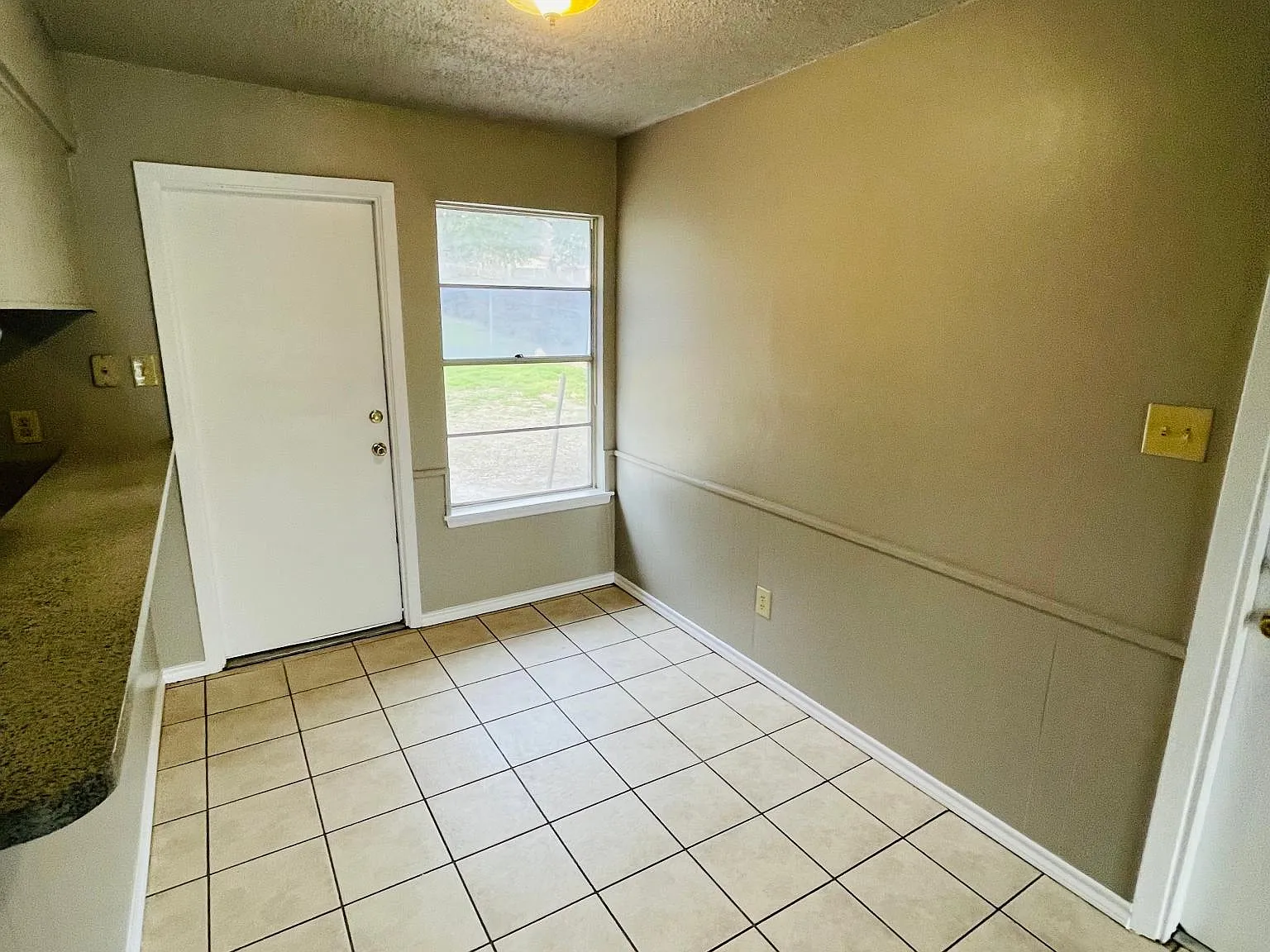3 bed, 1.5 bath, 870 sqft, $1,250 — Photo 4
