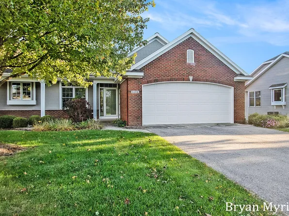 6024 Heritage Meadow Dr, Holland, MI 49423