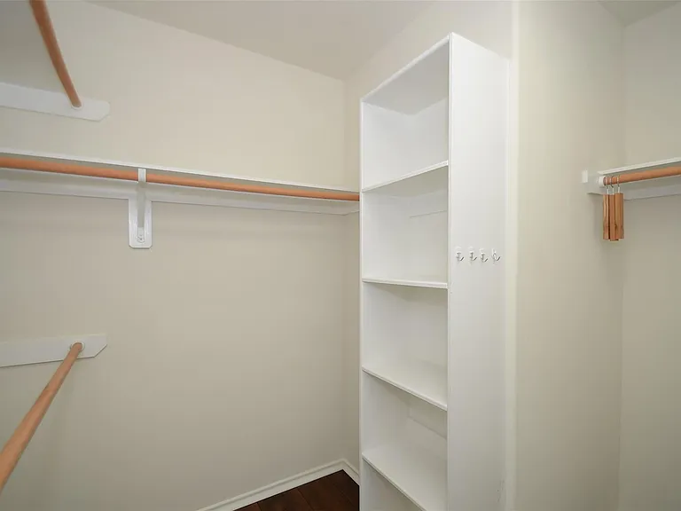 5606 Claybeck Ln — Photo 22