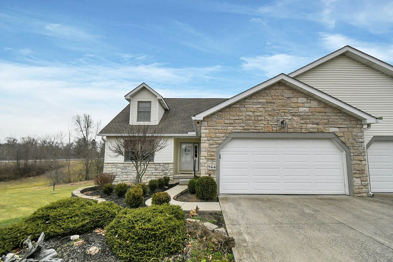 944 Hopewell Heights Dr photo 1