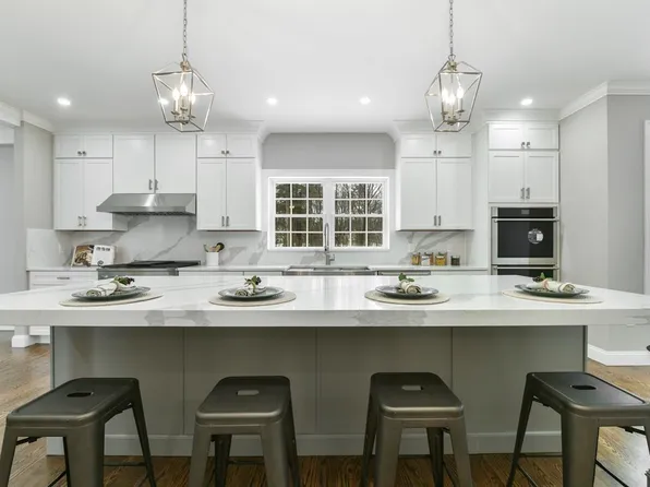 244 Main St, Lynnfield, MA 01940