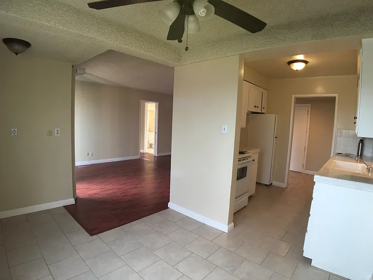 720 W Imperial Ave — Photo 9