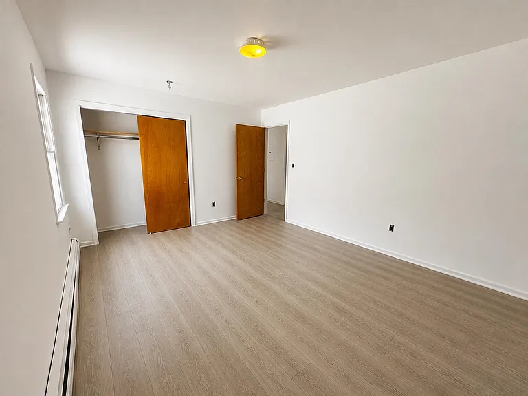 173 W 21st St #3 — Photo 6