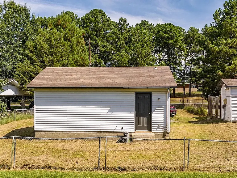 1319A Collier Dr — Photo 11
