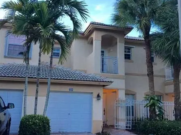 657 NW 170th Ter, Pembroke Pines, FL 33028