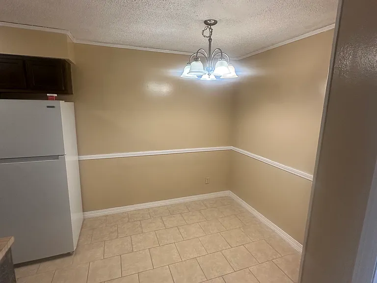 305 Marigny Cir #C — Photo 3