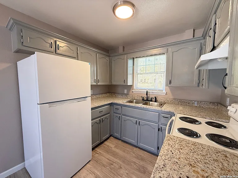 1405 Donaldson Ave #202 — Photo 3