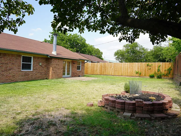 6304 Douglas Dr — Photo 19