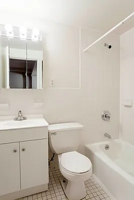 Rented by Mirador Real Estate | media 35