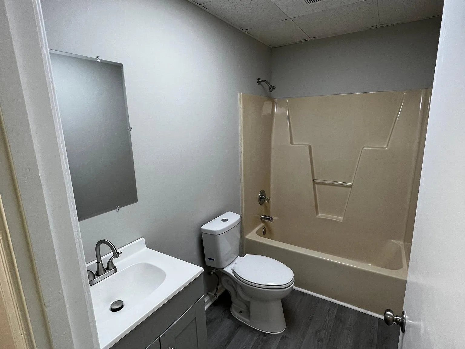 133 Clint Dr — Photo 2