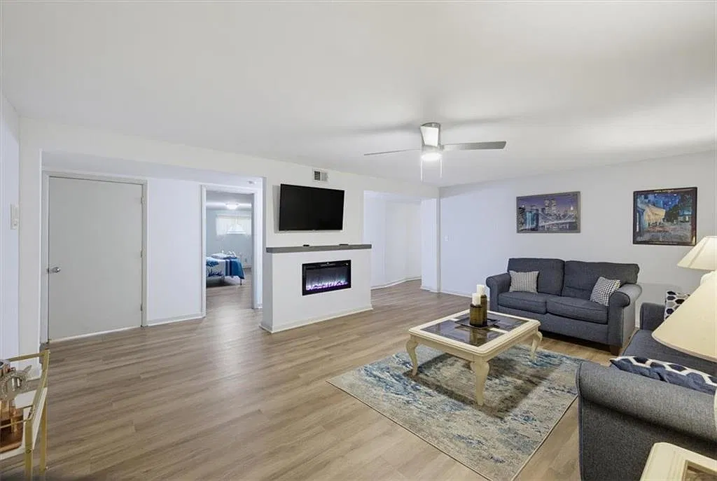 2 bed, 1.0 bath, 3217 sqft, $1,675 — Photo 4