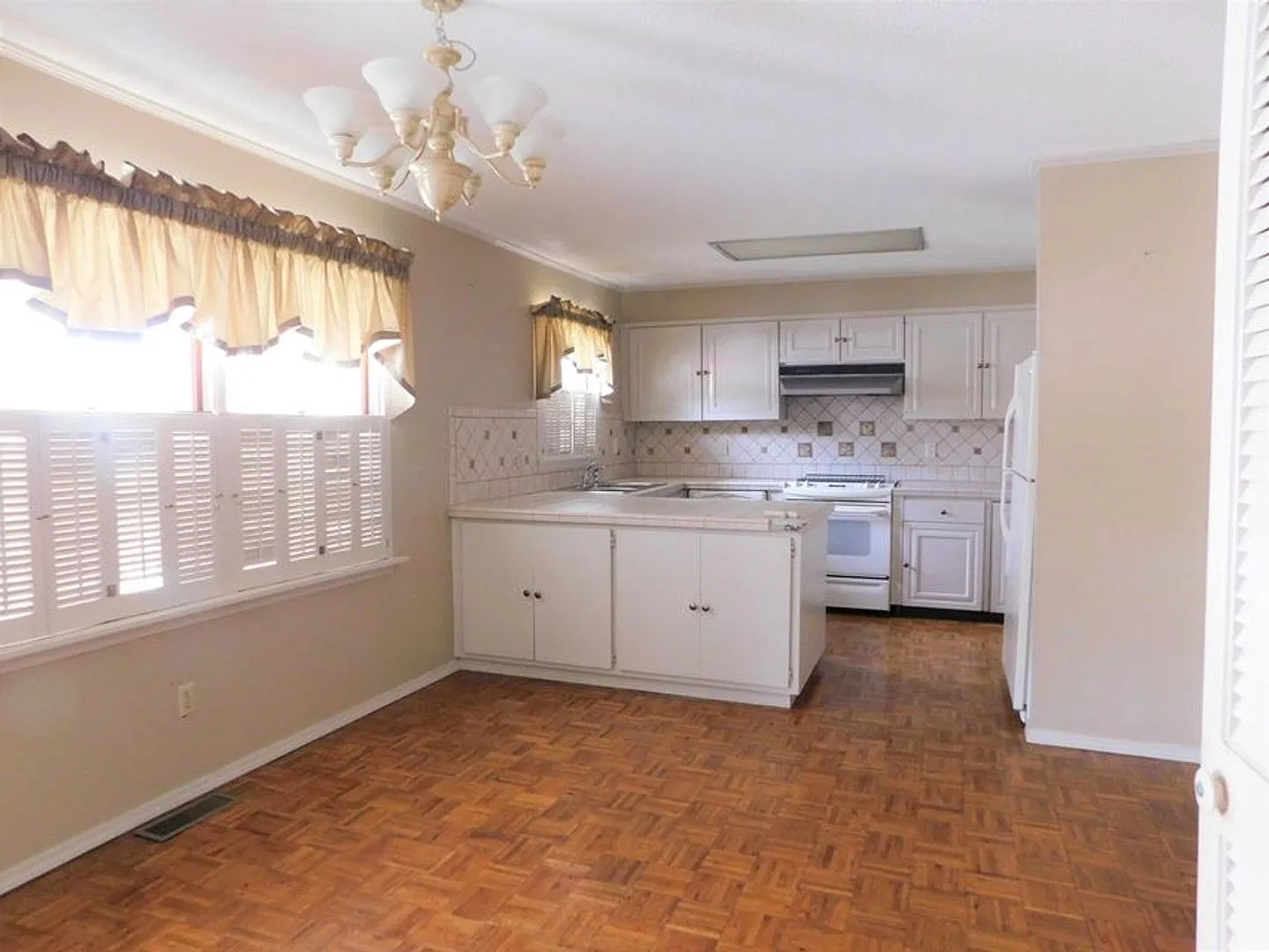 Come look at this beautiful West Side Russellville Home — Photo 3