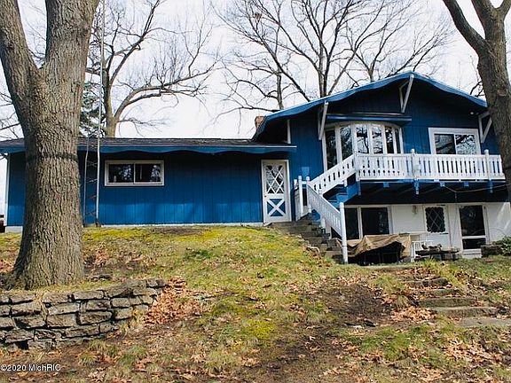 2nd image of 1435 Hillcrest Dr