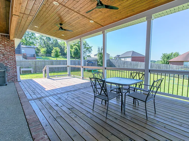 122 Buckhaven Dr — Photo 40