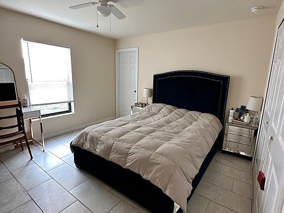 5th image of 121 SE 23rd Pl