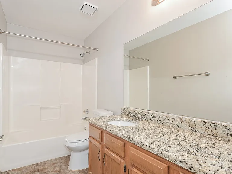 402 Waterside Dr — Photo 16