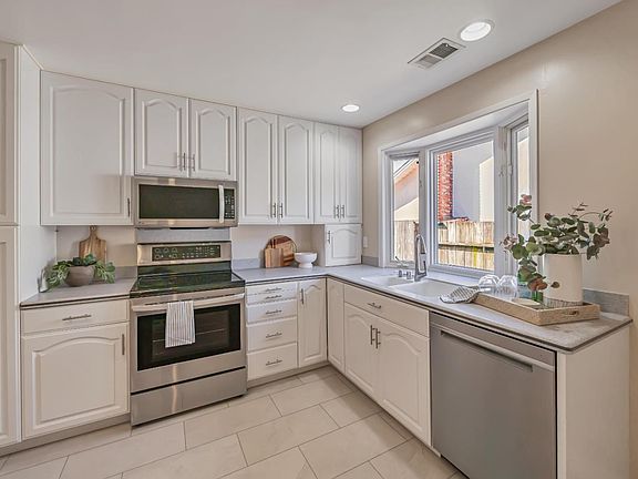 4th image of 412 Granelli Ave