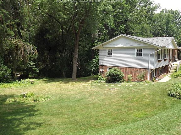4th image of 626 Gordon Dr