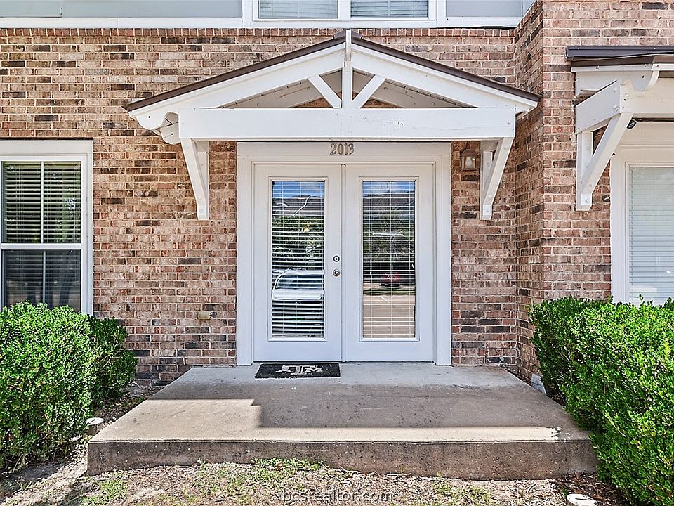 1st image of 1725 Harvey Mitchell Pkwy S APT 2013