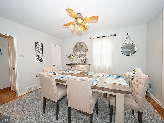 4th image of 2201 Pershing Ave #391-000