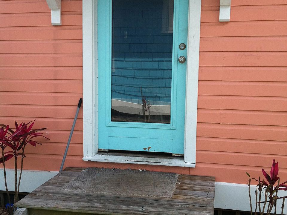 1st image of 1171 32nd St