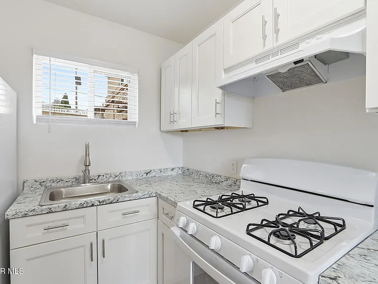 2413 Copper Ave #A — Photo 16