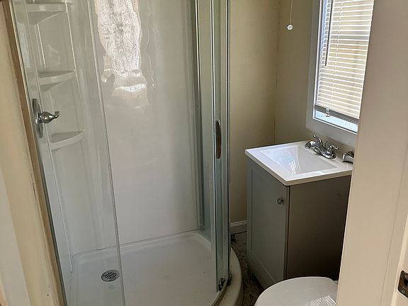 5th image of 1423 Washington St