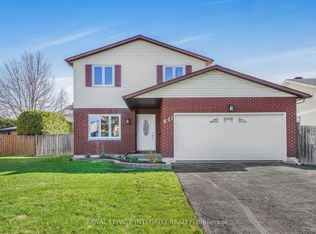 641 Apollo Way, Ottawa, ON K4A 1T5
