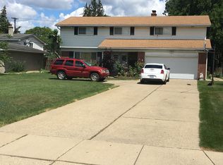 31042 Schoolcraft Rd, Livonia, MI 48150