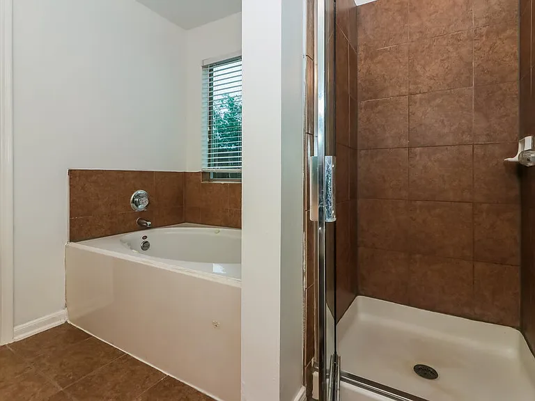 20730 Dickinson Manor Ln — Photo 12