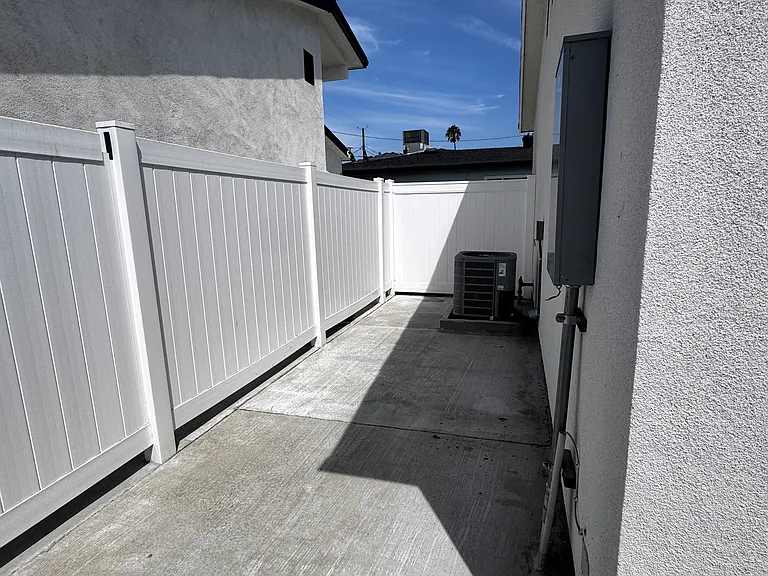 1129 N Catalina St — Photo 11