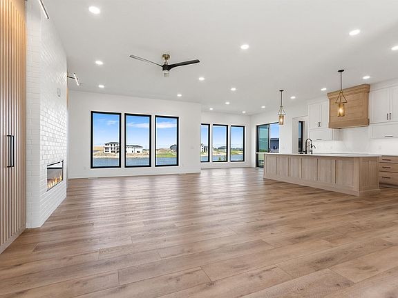 5th image of 2730 N Swan Cir