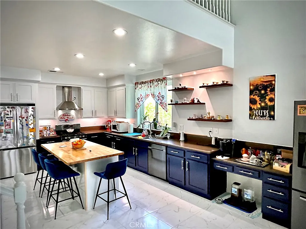 4 bed, 2526 sqft, $975 — Photo 4