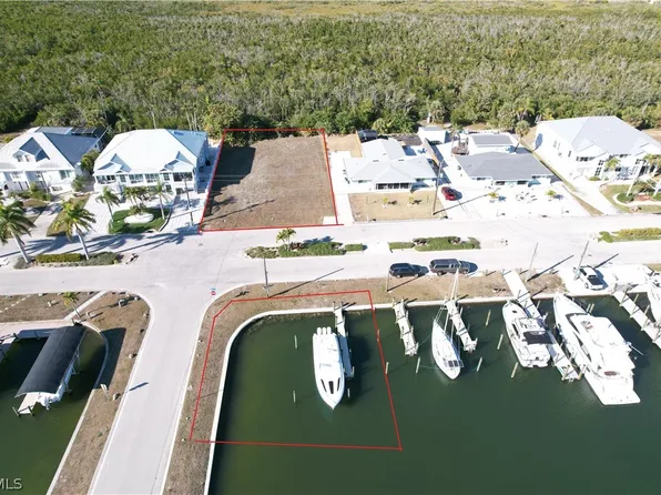 12110 Siesta Dr, Fort Myers Beach, FL 33931