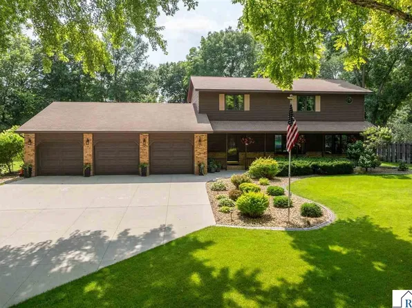 31 Holiday Ct, North Mankato, MN 56003