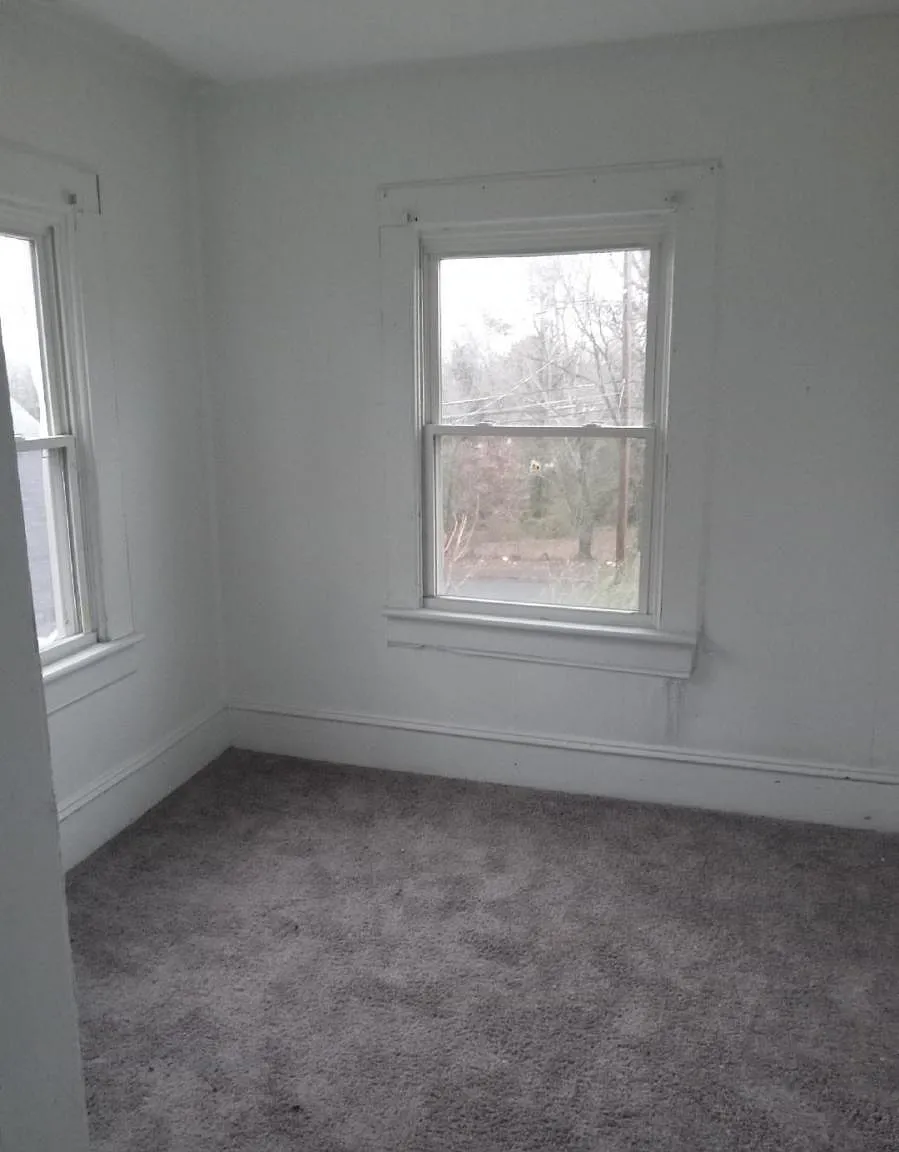 3 bed, 1.5 bath, 1140 sqft, $1,150 — Photo 4