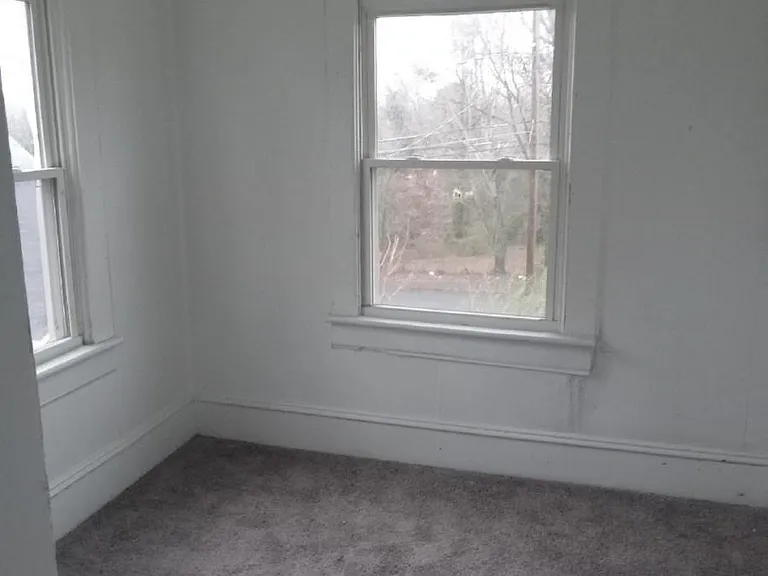 1617 E 1st St #B — Photo 4