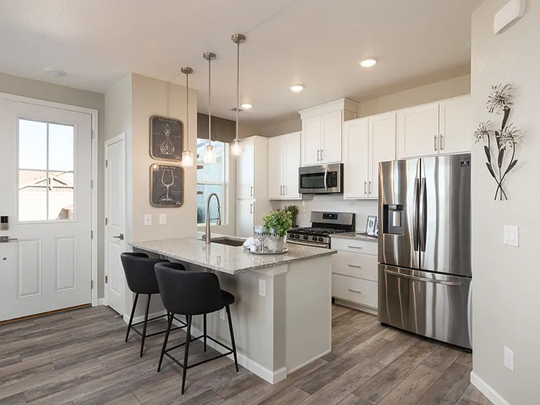 5762 S Addison Way #E — Photo 4