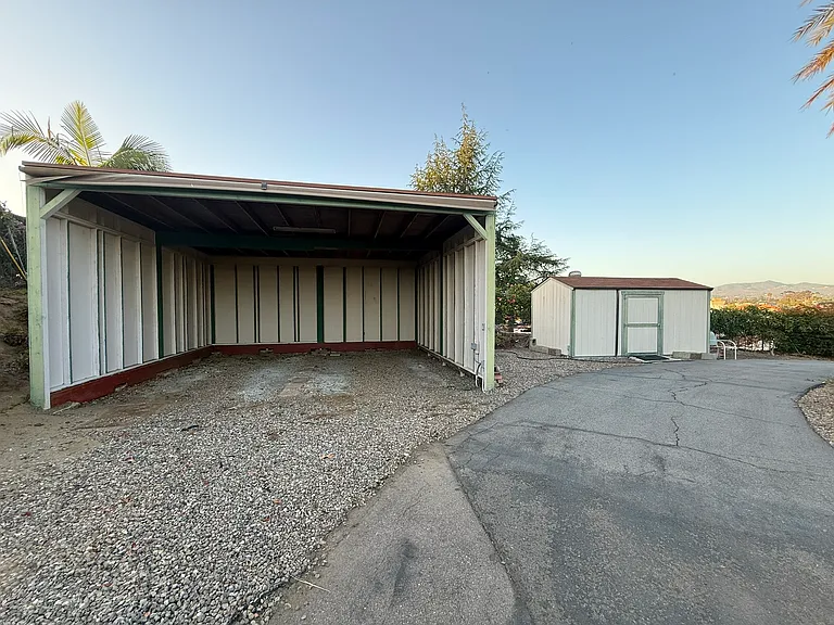 654 McGavran Dr — Photo 6