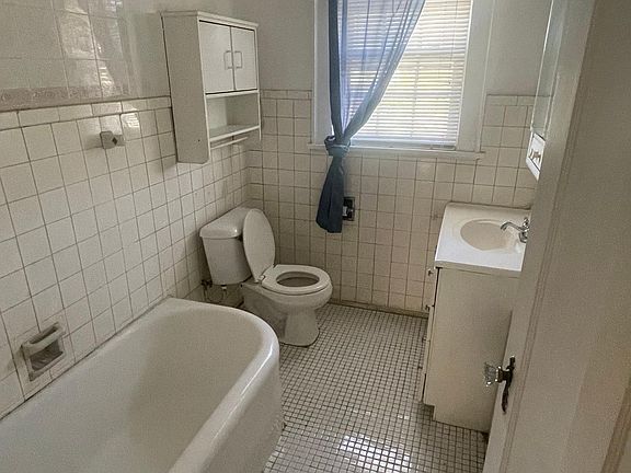 4th image of 705 S Fred Shuttlesworth Cir